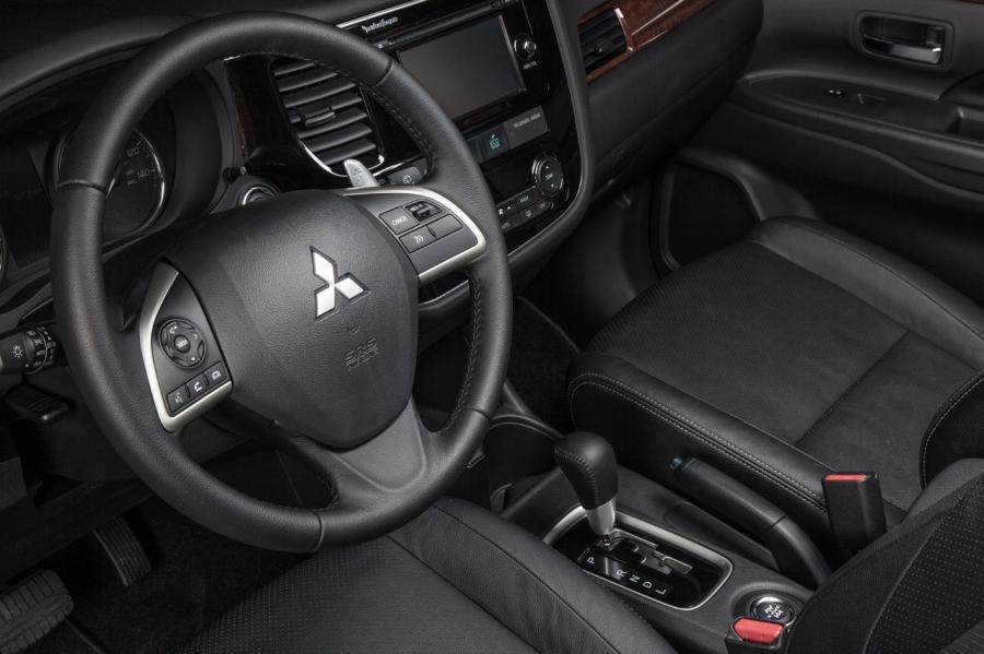  Mitsubishi Outlander 2014 года  (фото 79 из 136)